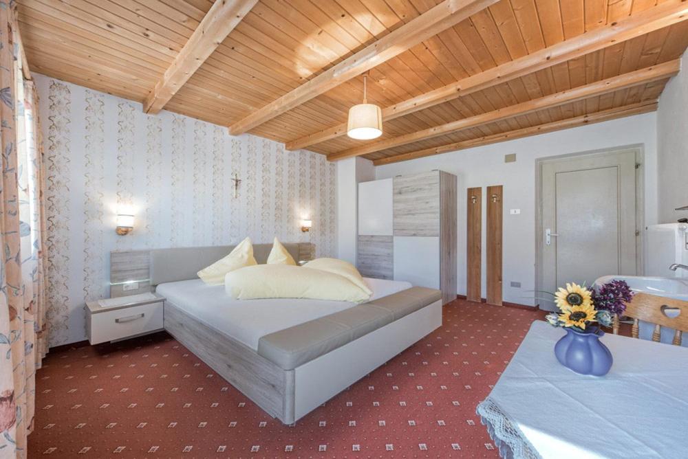 Apartamento Kradorferhof Santa Maddalena in Casies Habitación foto